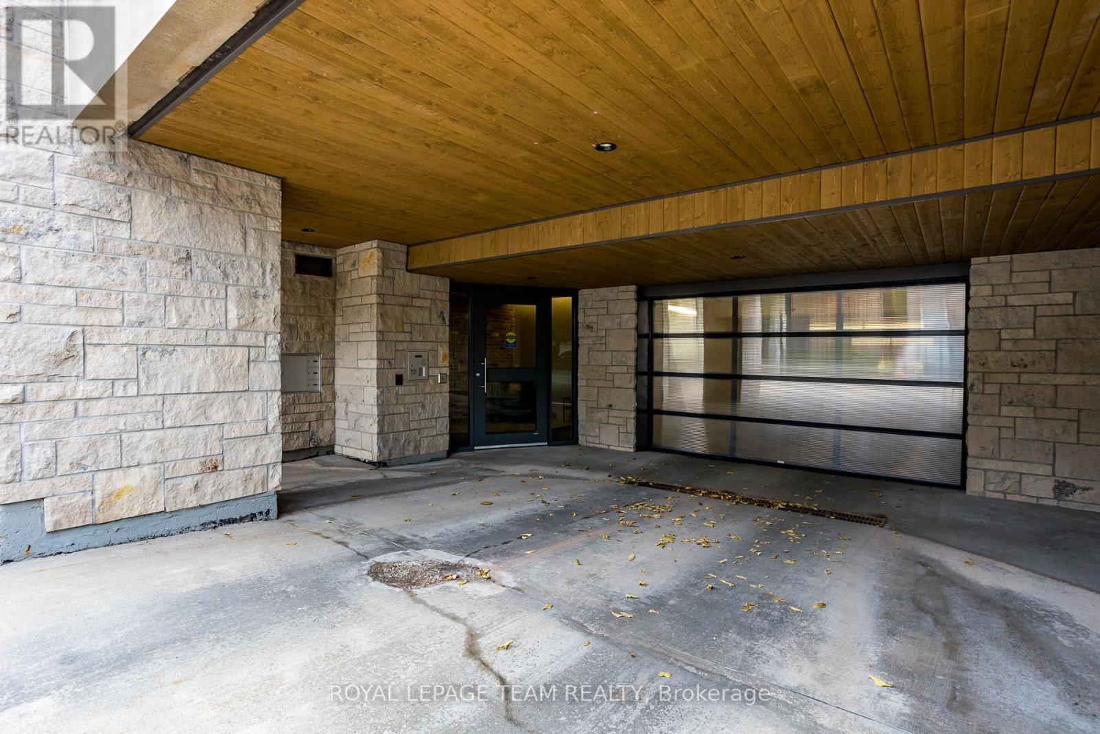 Property at 102 - 12 STIRLING AVENUE image 2