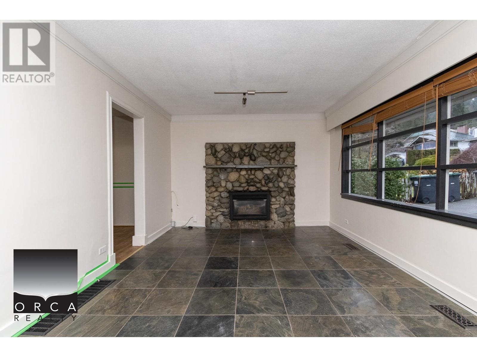1215 Doran Road, North Vancouver, British Columbia  V7K 1M8 - Photo 3 - R2954402