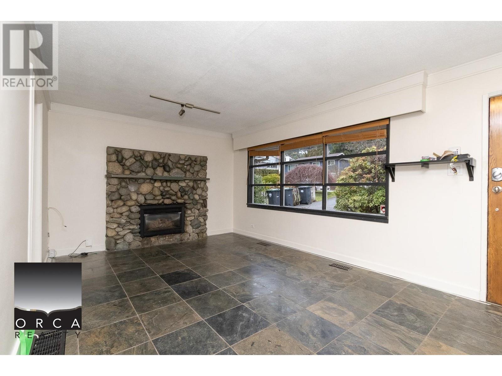 1215 Doran Road, North Vancouver, British Columbia  V7K 1M8 - Photo 4 - R2954402