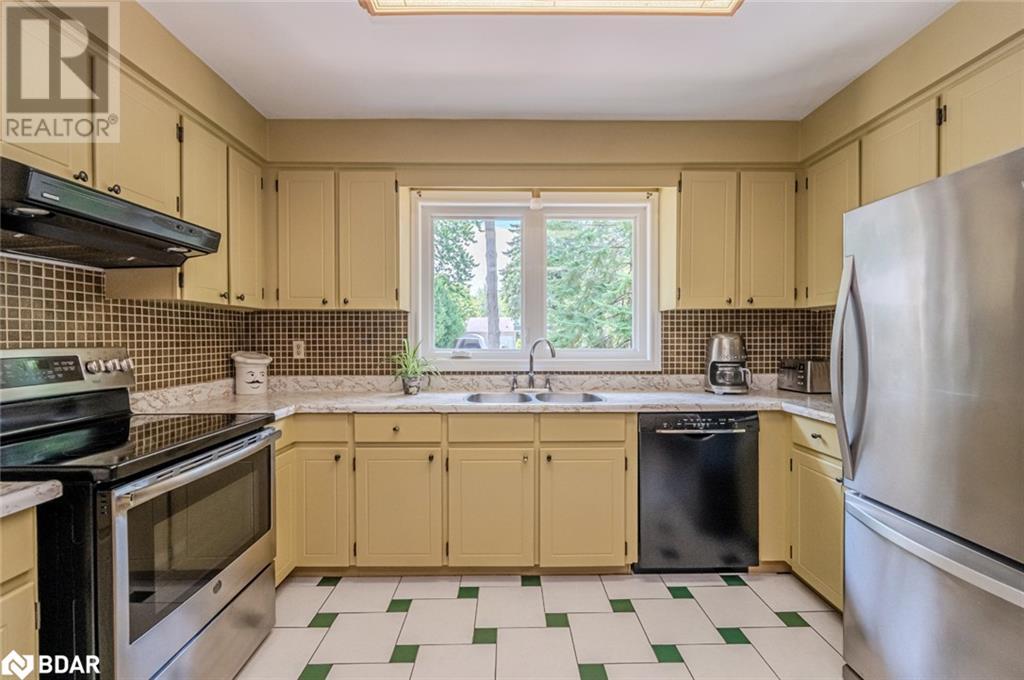 31 Park Crescent, Richmond Hill, Ontario  L4E 3J5 - Photo 5 - 40690628