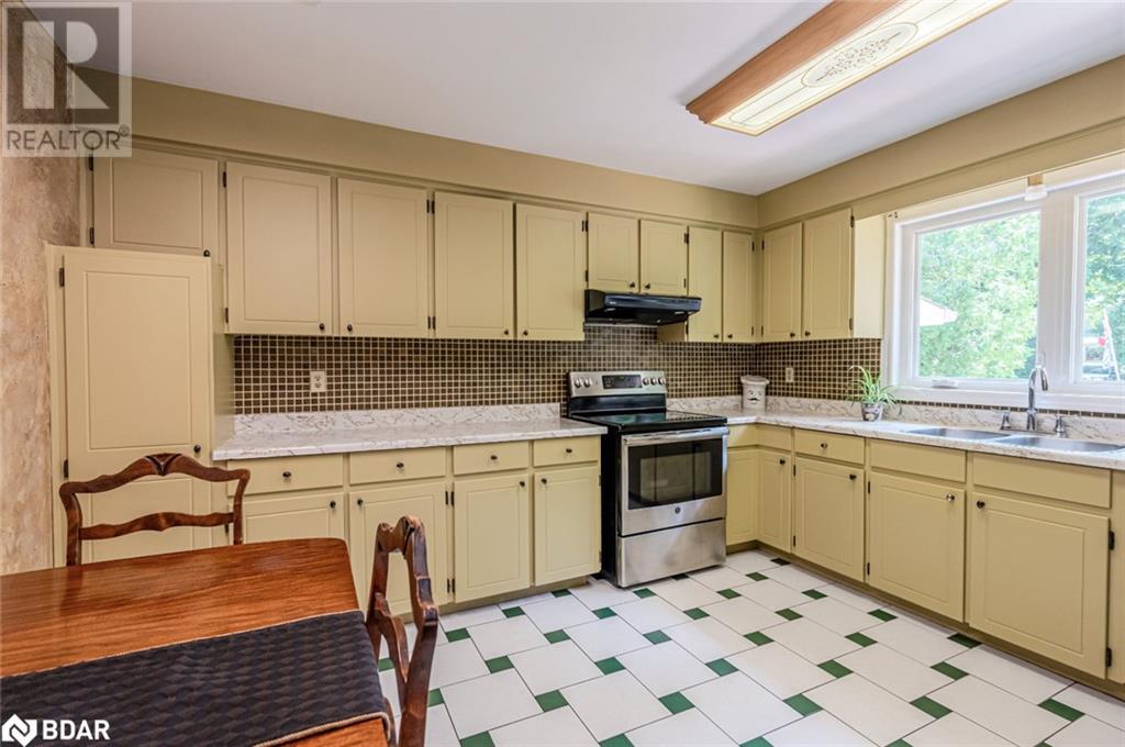 31 Park Crescent, Richmond Hill, Ontario  L4E 3J5 - Photo 6 - 40690628