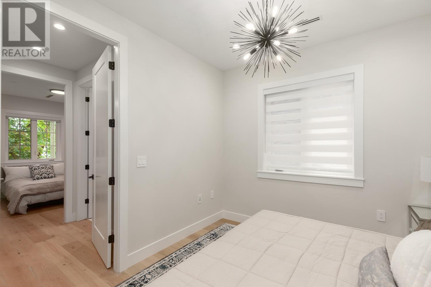 Listing Picture 14 of 26 : 1560 E 10TH AVENUE, Vancouver / 溫哥華 - 魯藝地產 Yvonne Lu Group - MLS Medallion Club Member