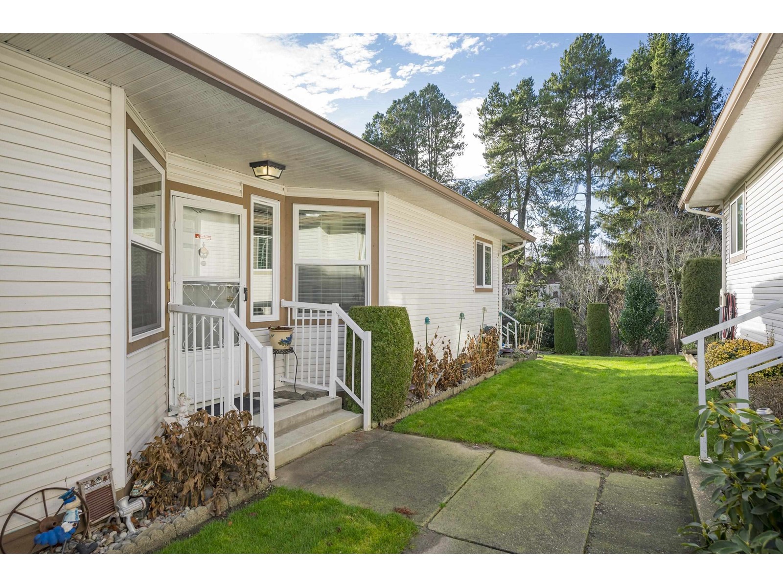 Property at 7 27435 29A AVENUE image 3
