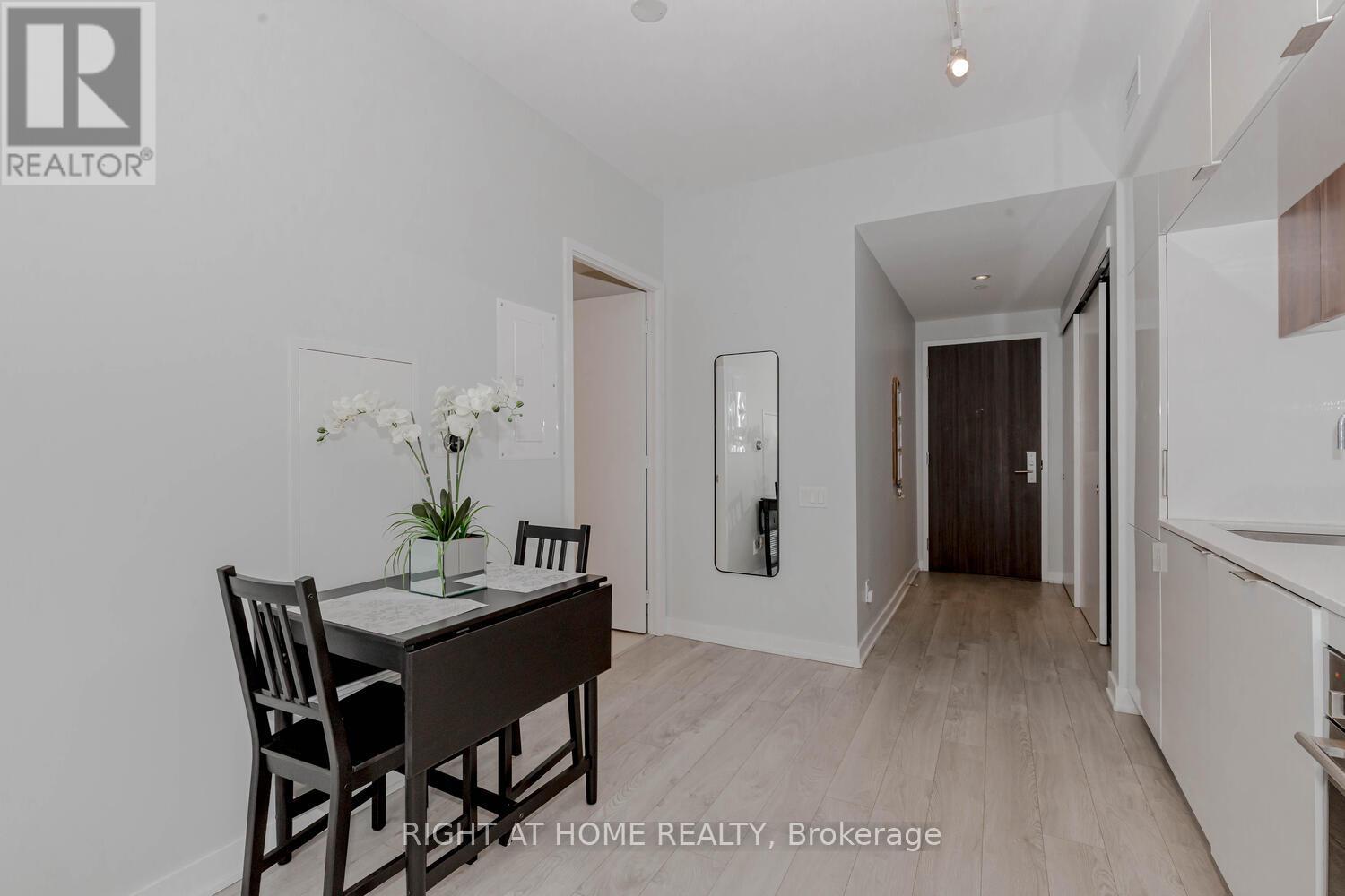 2111 - 185 Roehampton Avenue W, Toronto, Ontario  M4P 0C6 - Photo 8 - C11924777