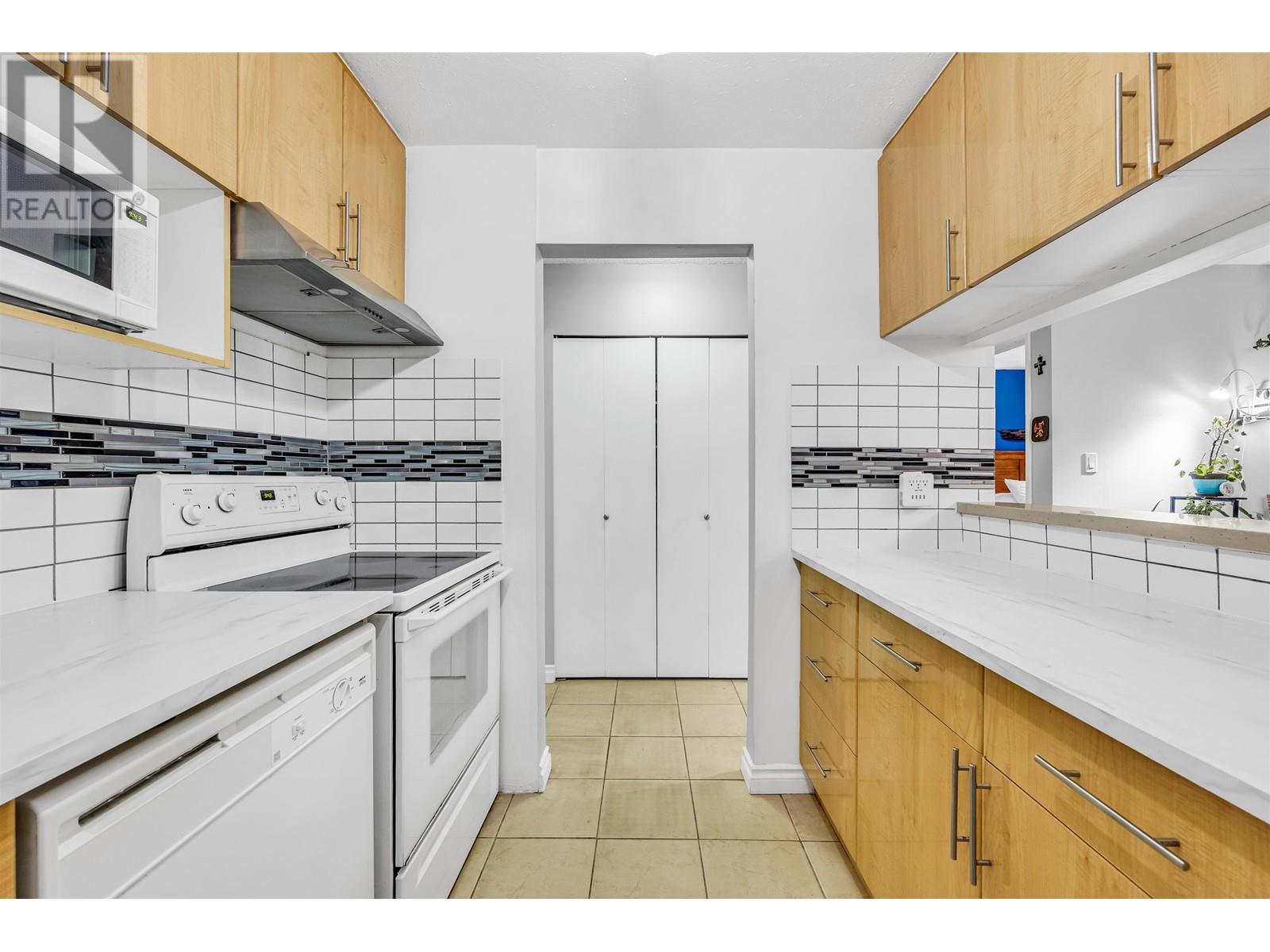 Listing Picture 7 of 22 : 102 8291 PARK ROAD, Richmond / 烈治文 - 魯藝地產 Yvonne Lu Group - MLS Medallion Club Member