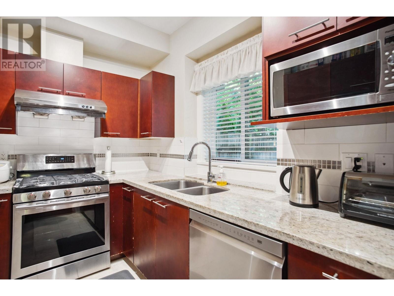 Listing Picture 9 of 26 : 9 5660 BLUNDELL ROAD, Richmond / 烈治文 - 魯藝地產 Yvonne Lu Group - MLS Medallion Club Member