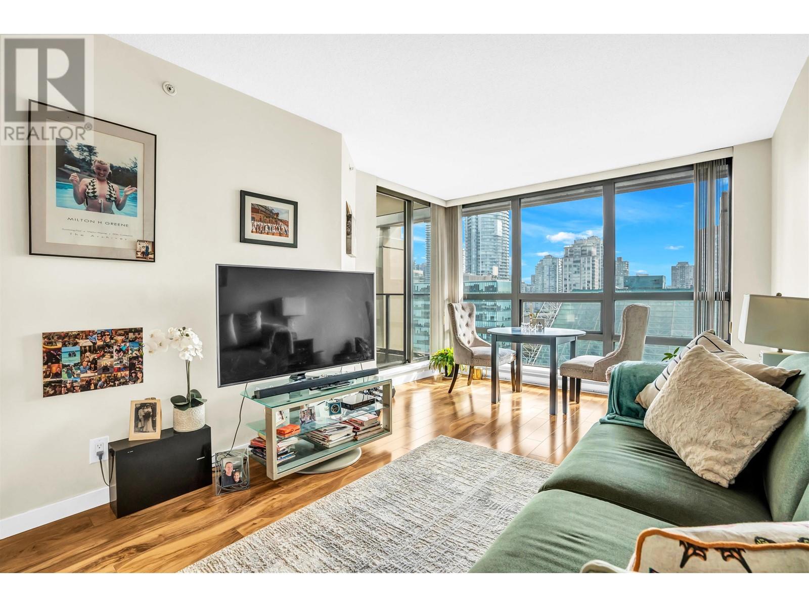 Property at 1233 933 HORNBY STREET image 3