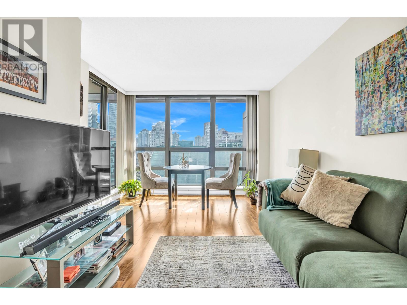 Property at 1233 933 HORNBY STREET image 4