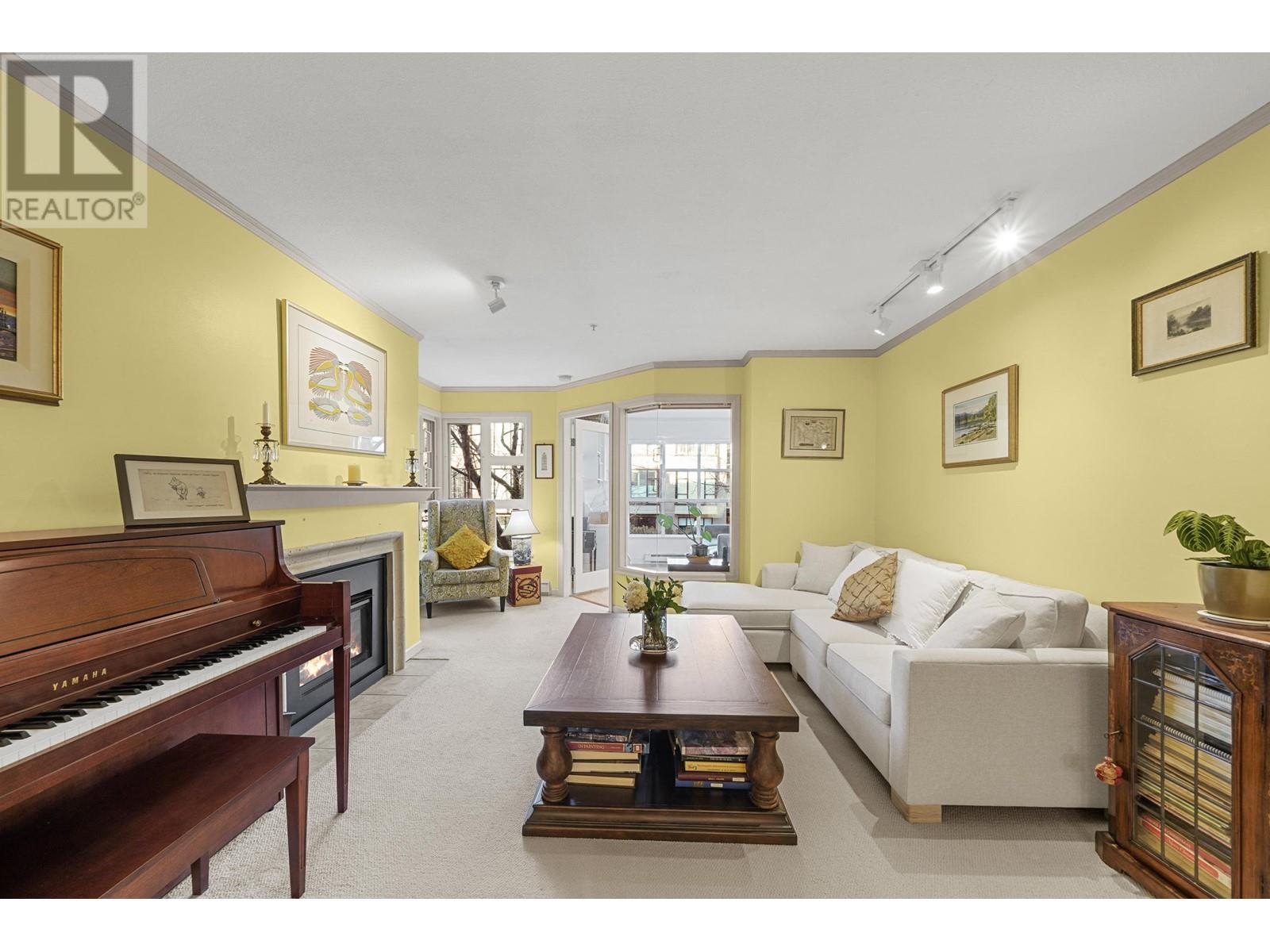 Listing Picture 4 of 33 : 202 2161 W 12TH AVENUE, Vancouver / 溫哥華 - 魯藝地產 Yvonne Lu Group - MLS Medallion Club Member