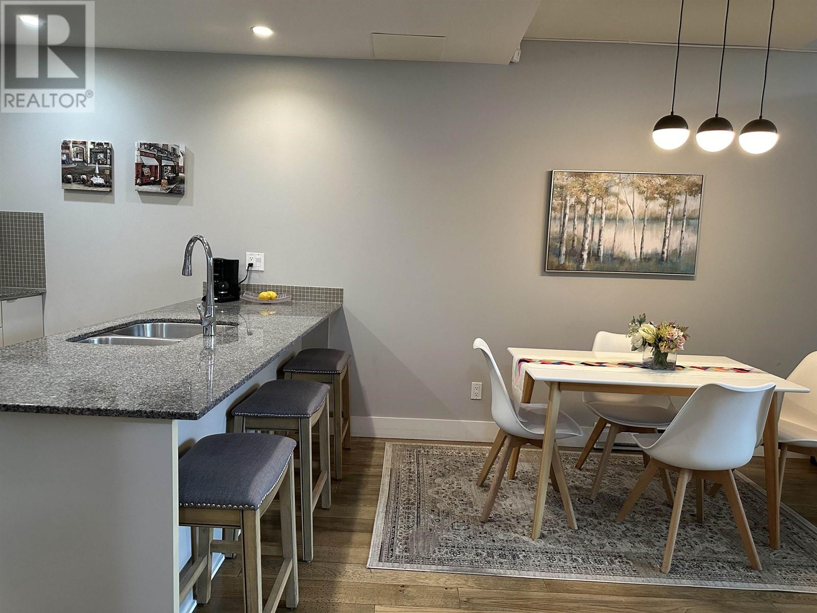 Listing Picture 14 of 34 : 282 E 11TH AVENUE, Vancouver / 溫哥華 - 魯藝地產 Yvonne Lu Group - MLS Medallion Club Member