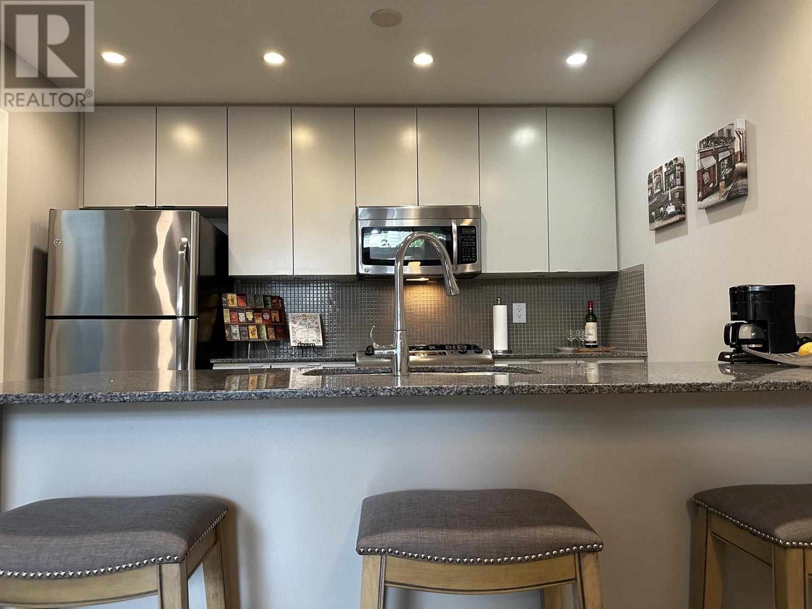 Listing Picture 15 of 34 : 282 E 11TH AVENUE, Vancouver / 溫哥華 - 魯藝地產 Yvonne Lu Group - MLS Medallion Club Member