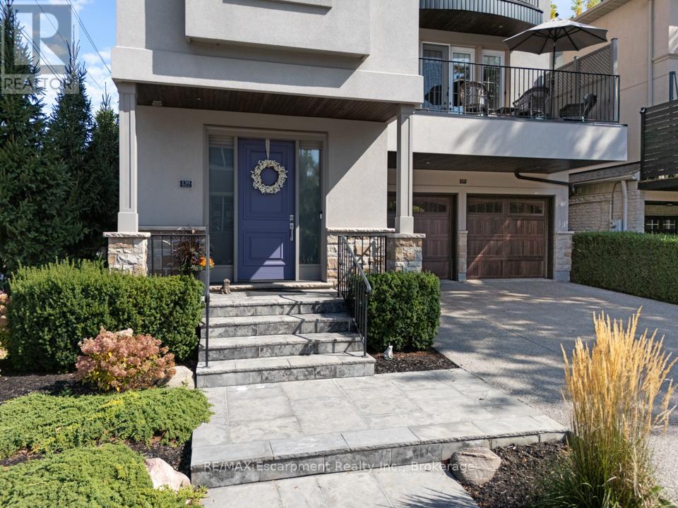 139 Wilson Street, Oakville, Ontario  L6K 3G9 - Photo 2 - W11924921