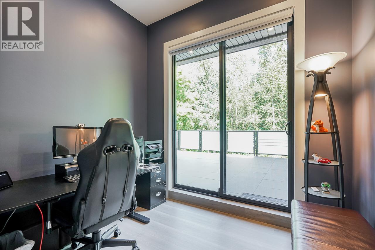 8230 Lakefield Drive, Burnaby, British Columbia  V5E 4G7 - Photo 16 - R2956529