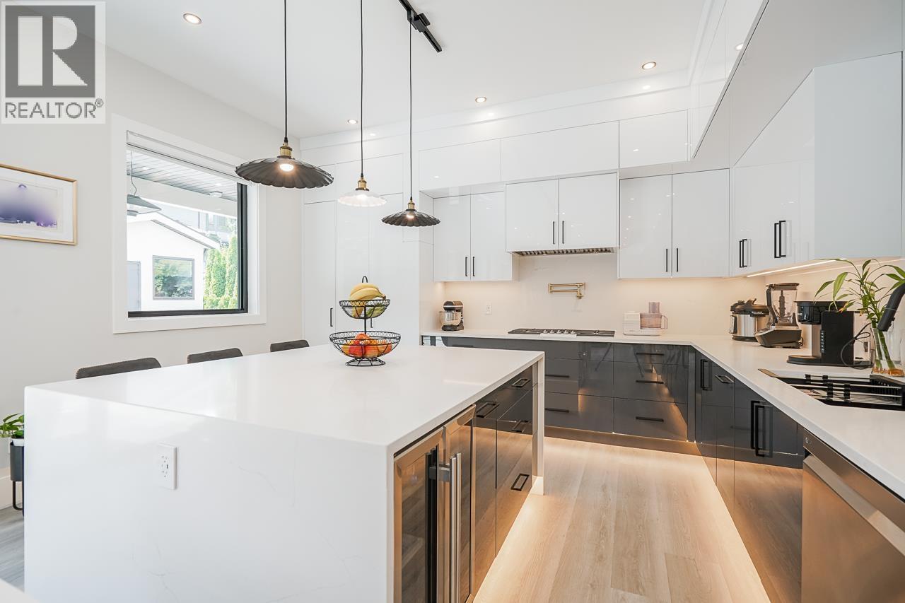 8230 Lakefield Drive, Burnaby, British Columbia  V5E 4G7 - Photo 8 - R2956529