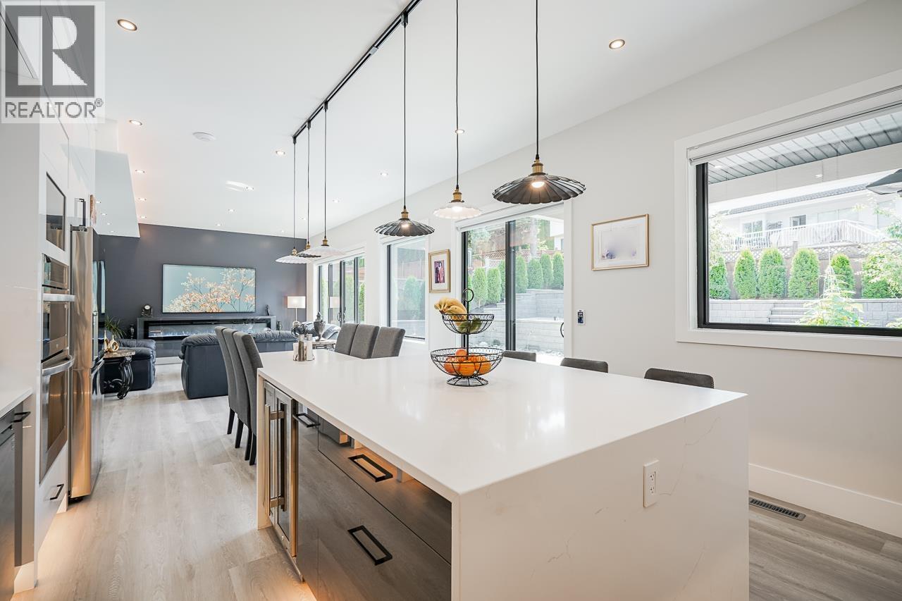 8230 Lakefield Drive, Burnaby, British Columbia  V5E 4G7 - Photo 9 - R2956529