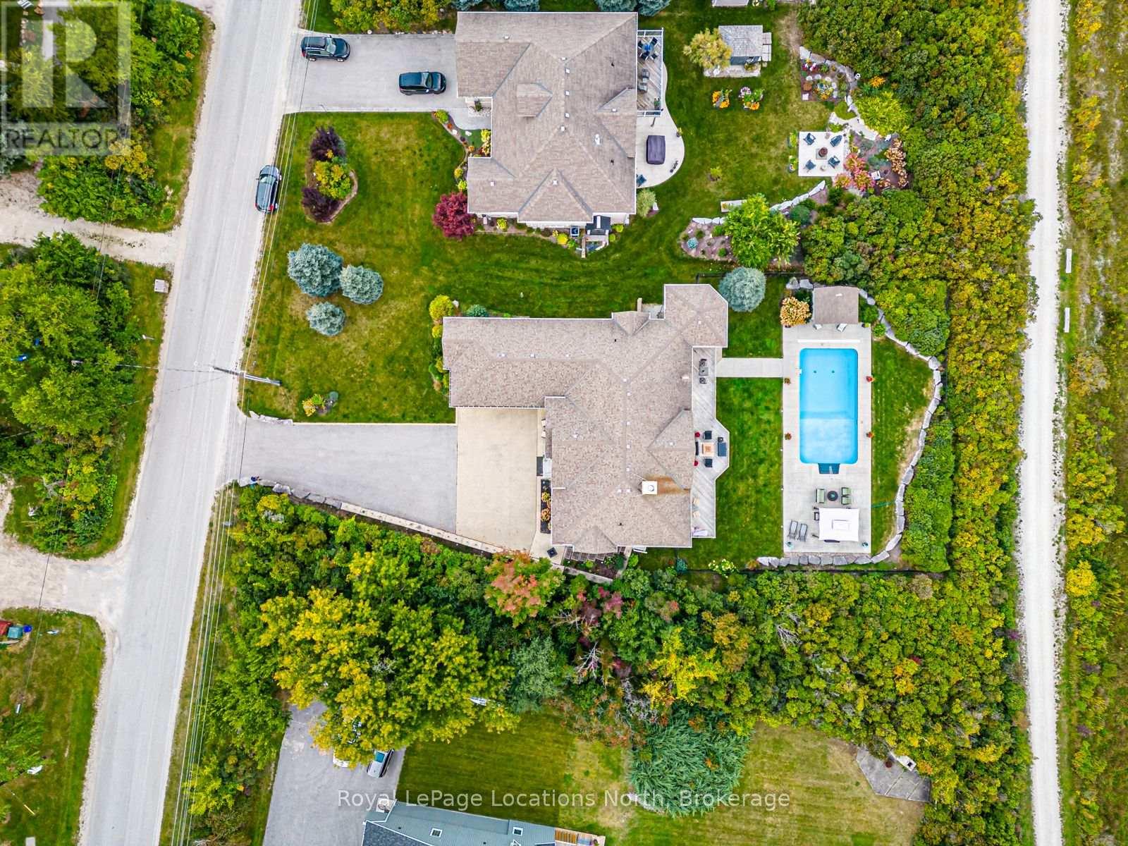 Property at 133 LAKESHORE ROAD E image 2