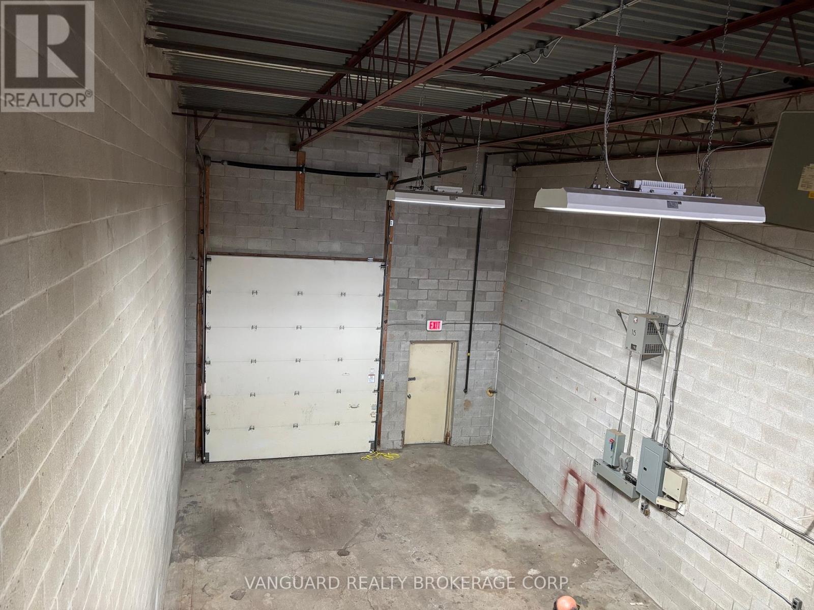 9 - 50 Van Kirk Drive, Brampton, Ontario  L7A 1C7 - Photo 5 - W11925136