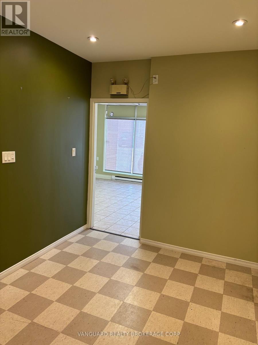 9 - 50 Van Kirk Drive, Brampton, Ontario  L7A 1C7 - Photo 9 - W11925136