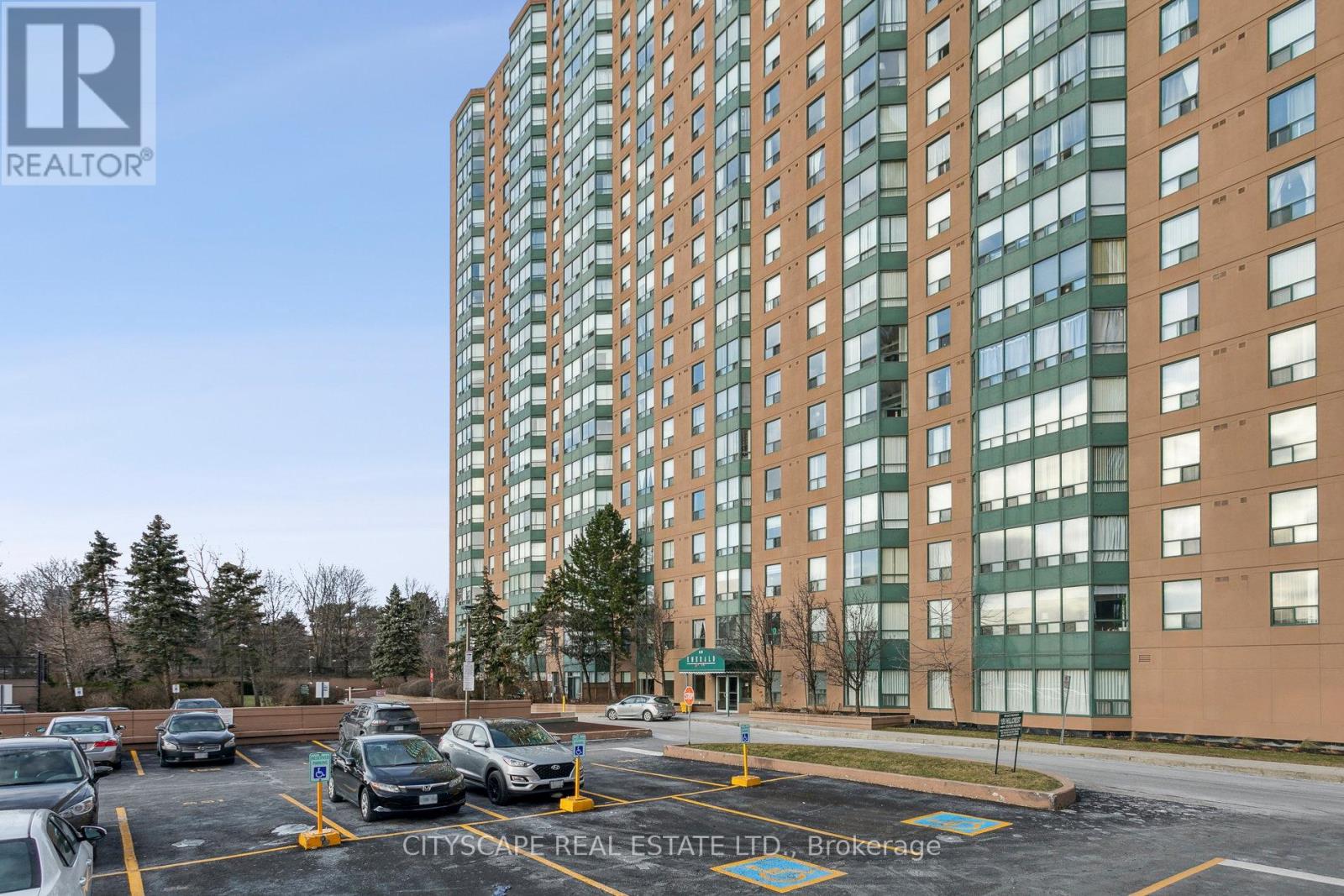 1115 - 135 Hillcrest Avenue, Mississauga, Ontario  L5B 4B1 - Photo 4 - W11925126