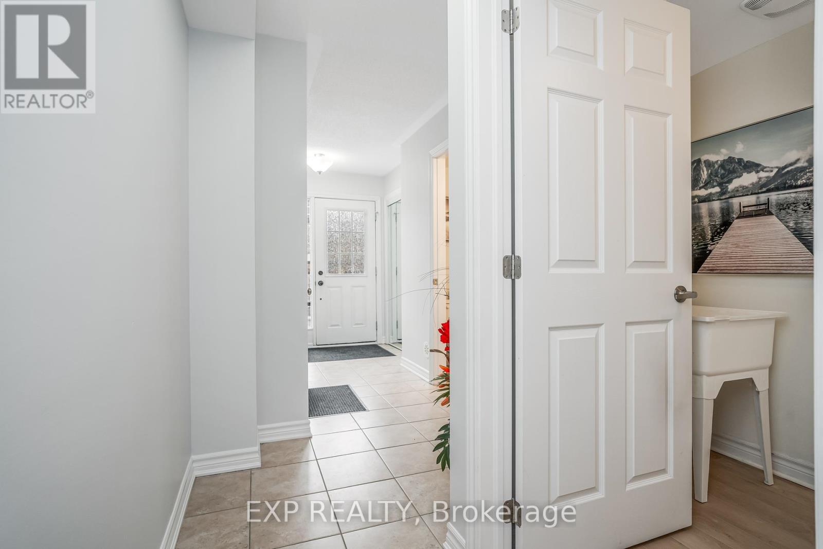 604 Meadowcreek Circle, Ottawa, Ontario  K2M 0J7 - Photo 2 - X11925222