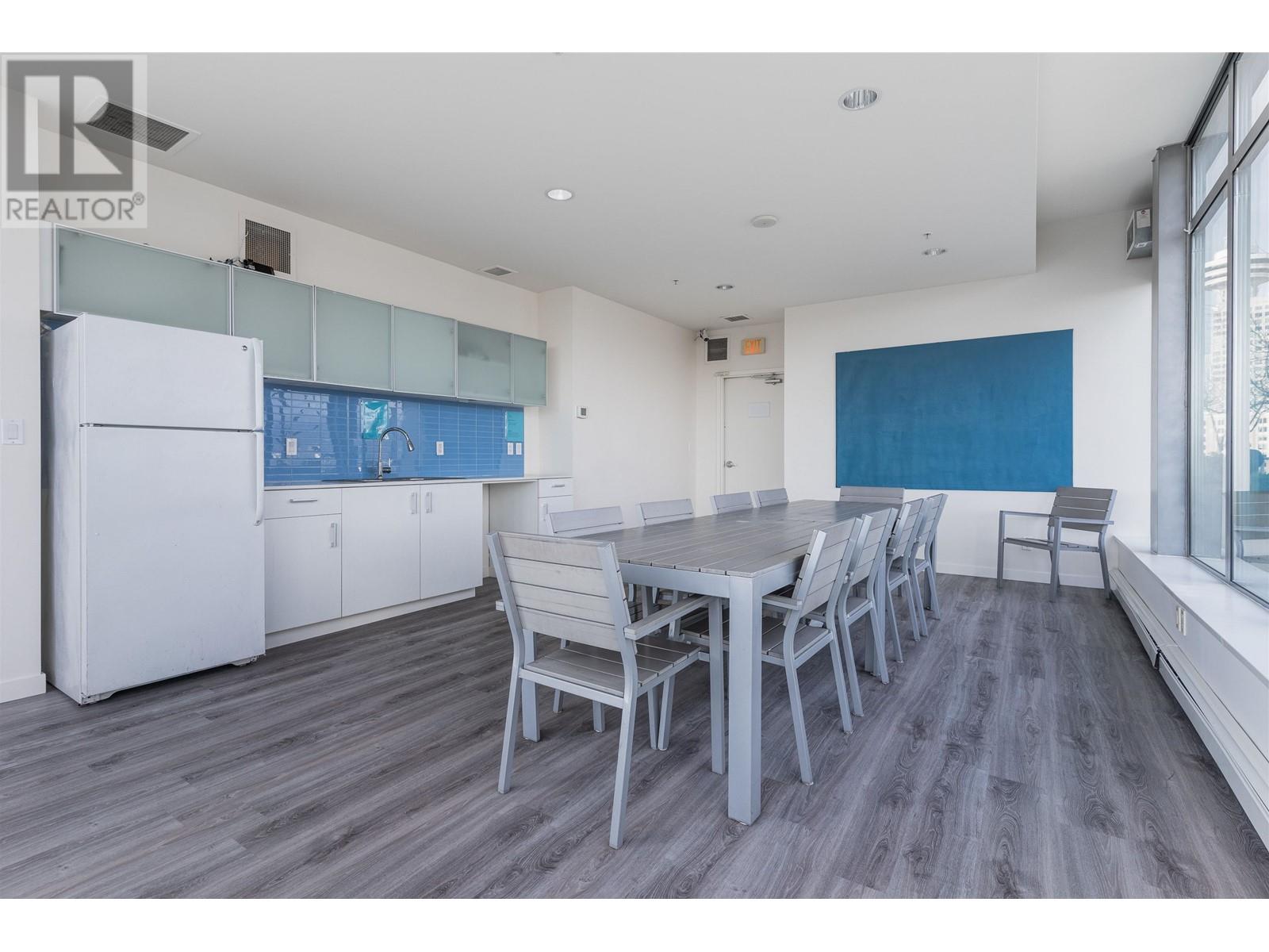 Listing Picture 11 of 16 : 709 66 W CORDOVA STREET, Vancouver / 溫哥華 - 魯藝地產 Yvonne Lu Group - MLS Medallion Club Member