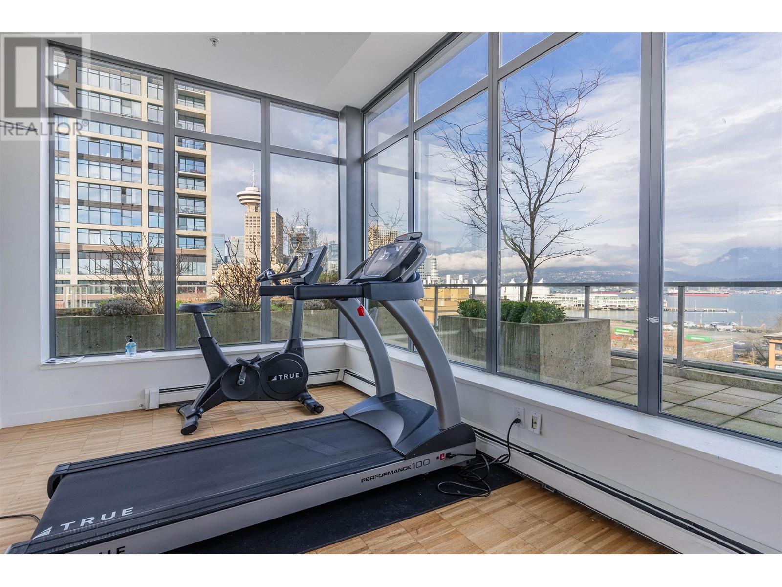 Listing Picture 12 of 16 : 709 66 W CORDOVA STREET, Vancouver / 溫哥華 - 魯藝地產 Yvonne Lu Group - MLS Medallion Club Member