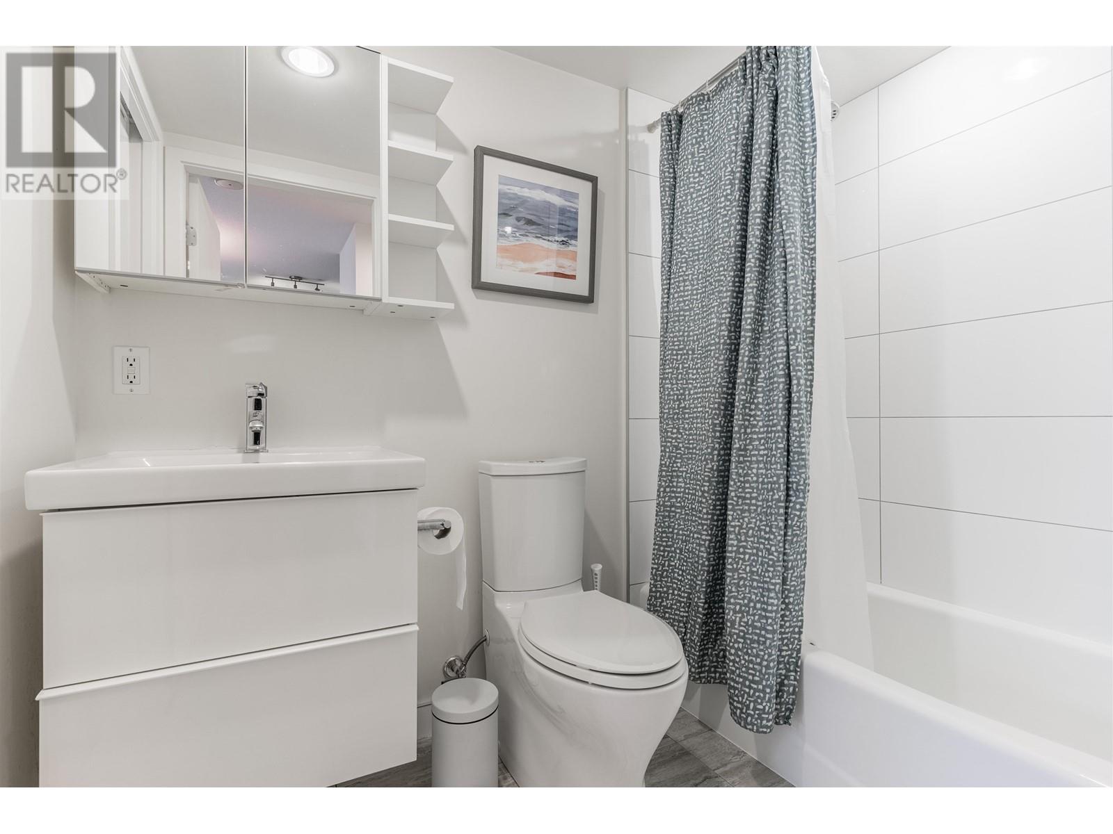 Listing Picture 9 of 16 : 709 66 W CORDOVA STREET, Vancouver / 溫哥華 - 魯藝地產 Yvonne Lu Group - MLS Medallion Club Member