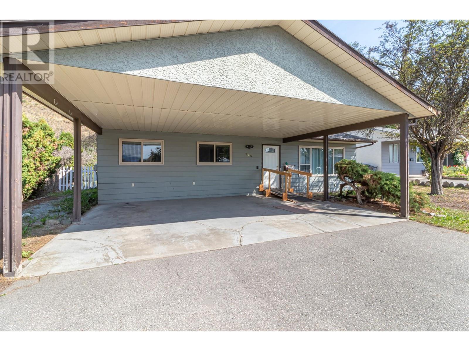 745 Camelia Road, Kelowna, British Columbia  V1X 3M9 - Photo 4 - 10332258