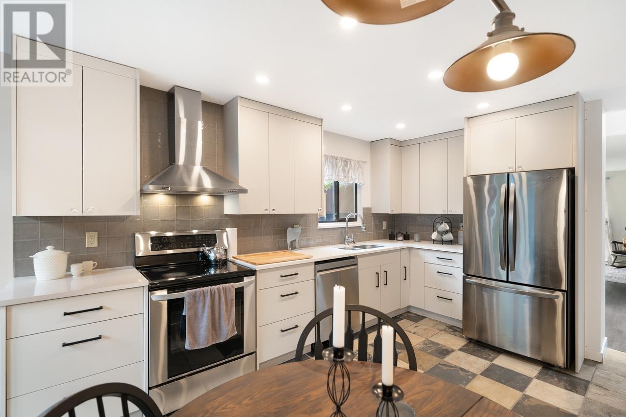 2532 Burian Drive, Coquitlam, British Columbia  V3K 5W9 - Photo 6 - R2931867