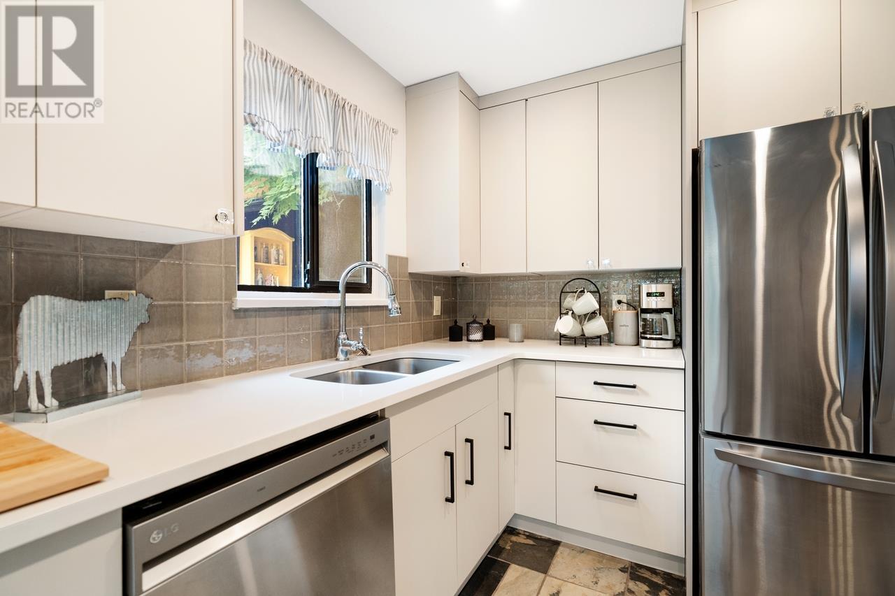 2532 Burian Drive, Coquitlam, British Columbia V3K 5W9 - Photo 7 - R2931960