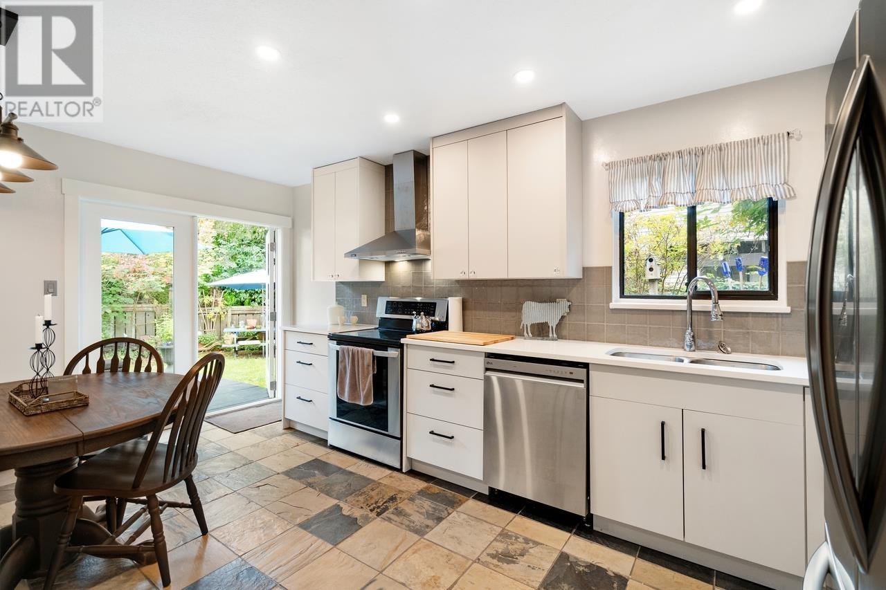 2532 Burian Drive, Coquitlam, British Columbia V3K 5W9 - Photo 5 - R2931960