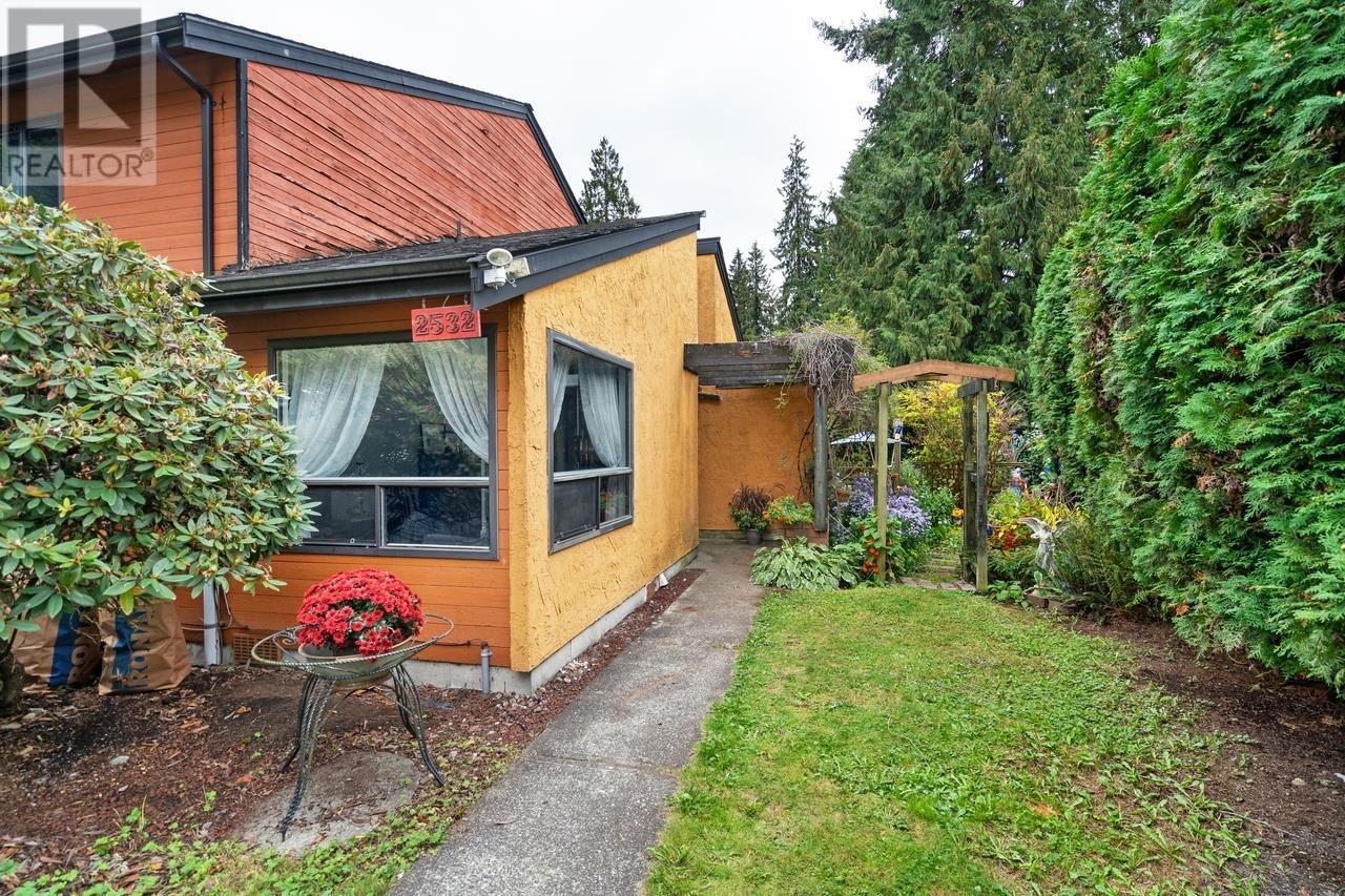 2532 Burian Drive, Coquitlam, British Columbia V3K 5W9 - Photo 2 - R2931960