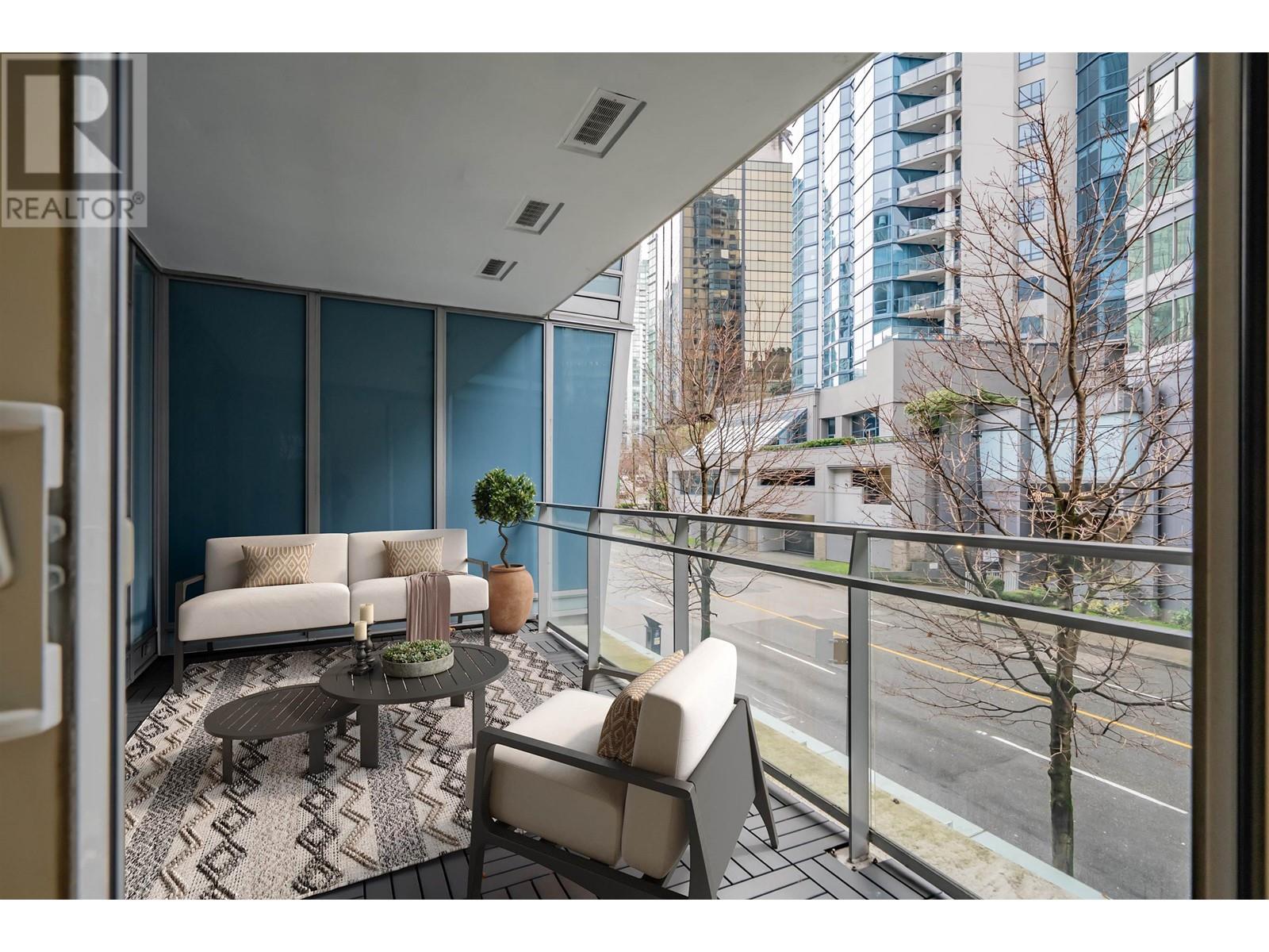 Listing Picture 14 of 22 : 204 1499 W PENDER STREET, Vancouver / 溫哥華 - 魯藝地產 Yvonne Lu Group - MLS Medallion Club Member