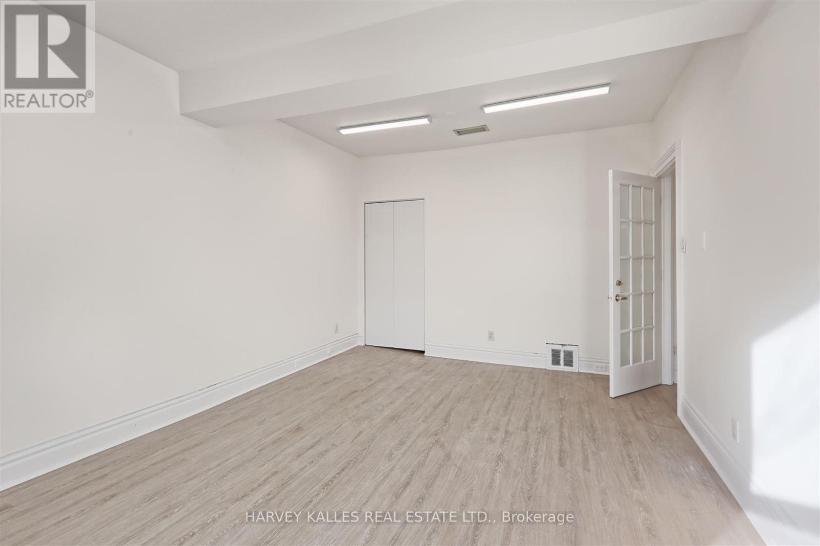 2nd Fl - 810 Queen Street E, Toronto, Ontario  M4M 1H7 - Photo 19 - E11899943