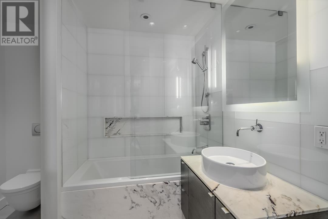 Listing Picture 13 of 22 : 204 1499 W PENDER STREET, Vancouver / 溫哥華 - 魯藝地產 Yvonne Lu Group - MLS Medallion Club Member