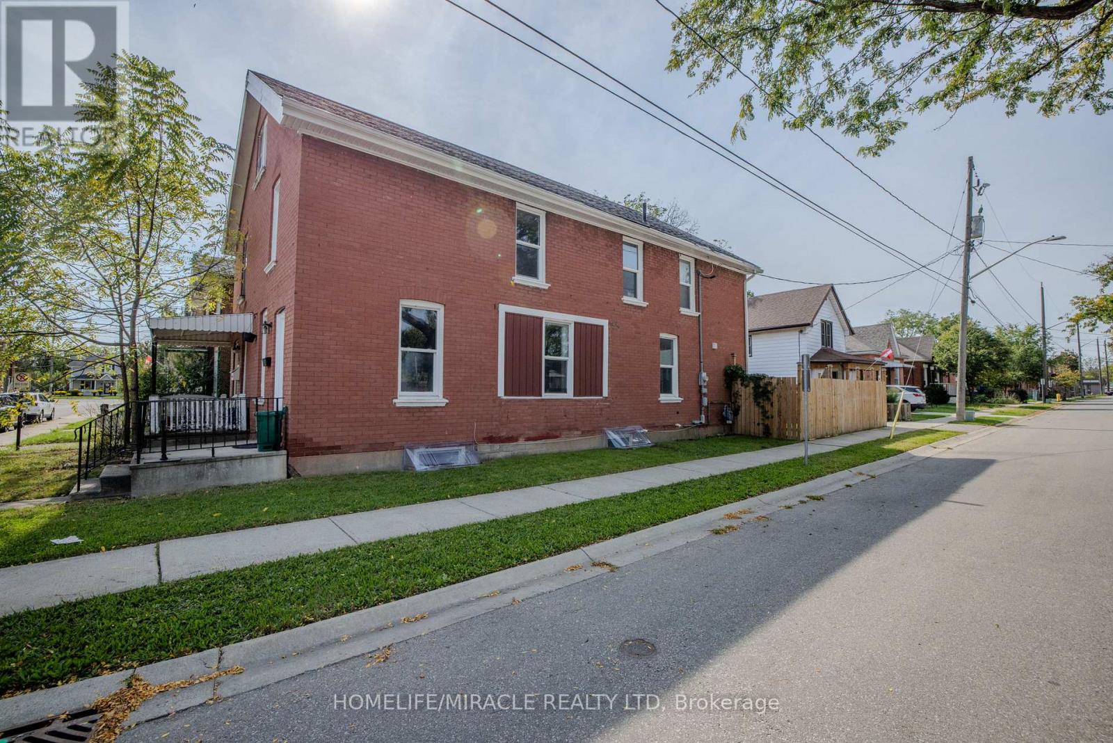 139 Superior Street, Brantford, Ontario  N3S 2L3 - Photo 2 - X11925227