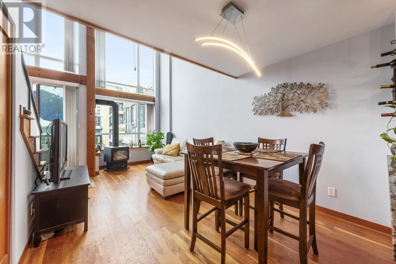 509 10 Renaissance Square, New Westminster, British Columbia V3M 7B1 - Photo 3 - R2956587