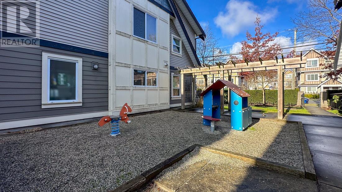 Listing Picture 25 of 26 : 14 7028 ASH STREET, Richmond / 烈治文 - 魯藝地產 Yvonne Lu Group - MLS Medallion Club Member