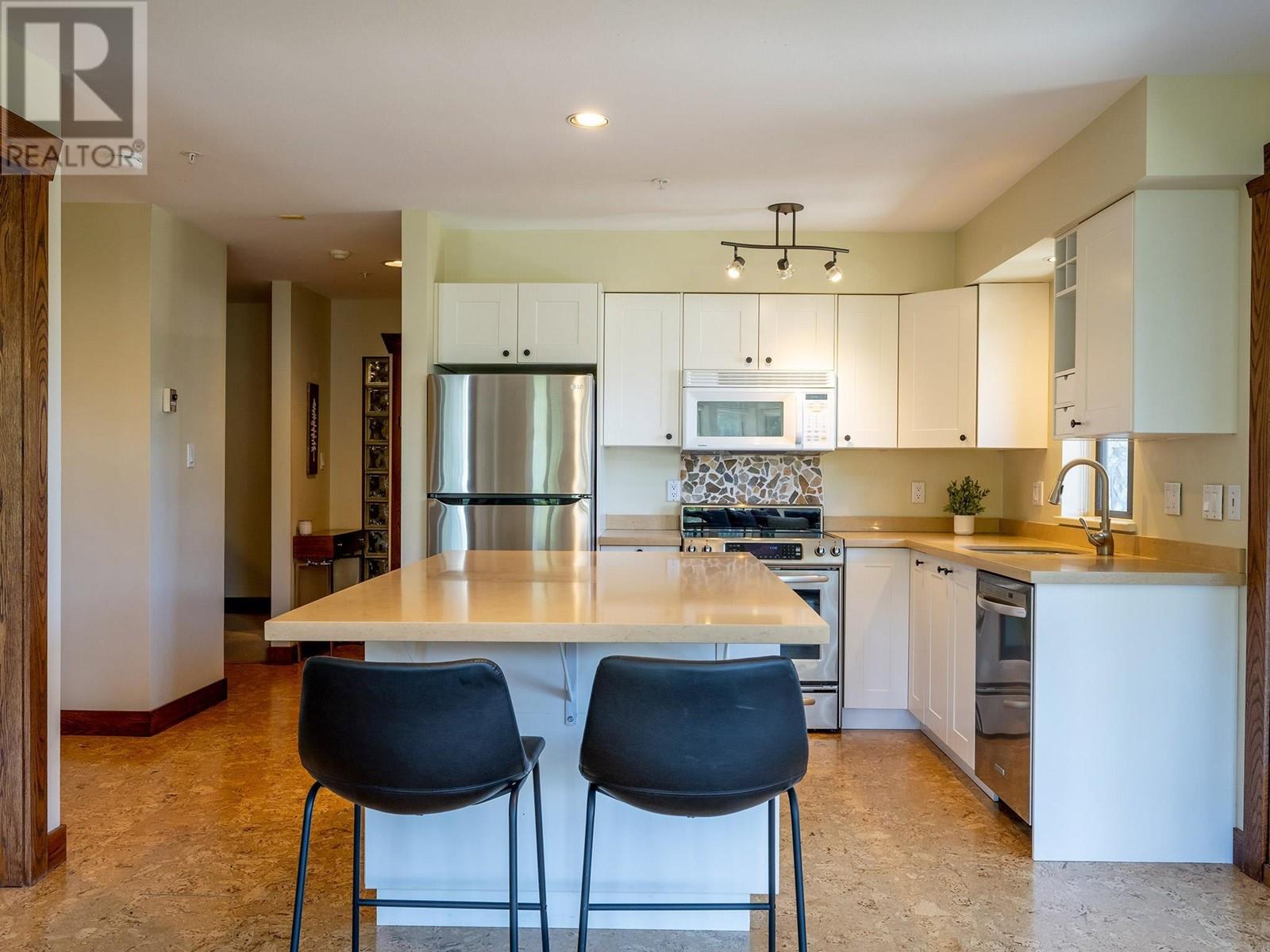 301 3212 Blueberry Drive, Whistler, British Columbia V8E 0T5 - Photo 6 - R2956641
