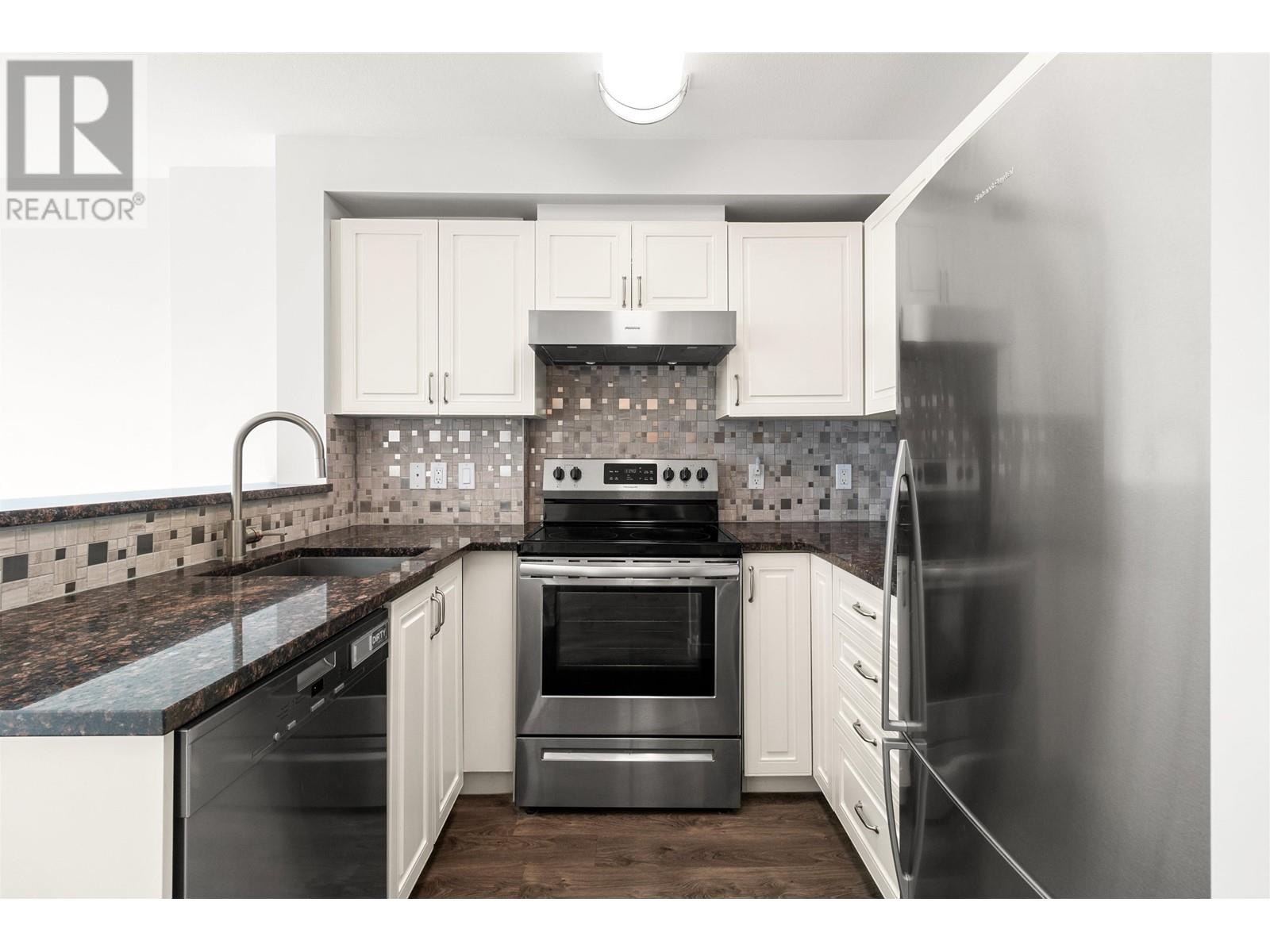 Listing Picture 15 of 21 : 715 2799 YEW STREET, Vancouver / 溫哥華 - 魯藝地產 Yvonne Lu Group - MLS Medallion Club Member