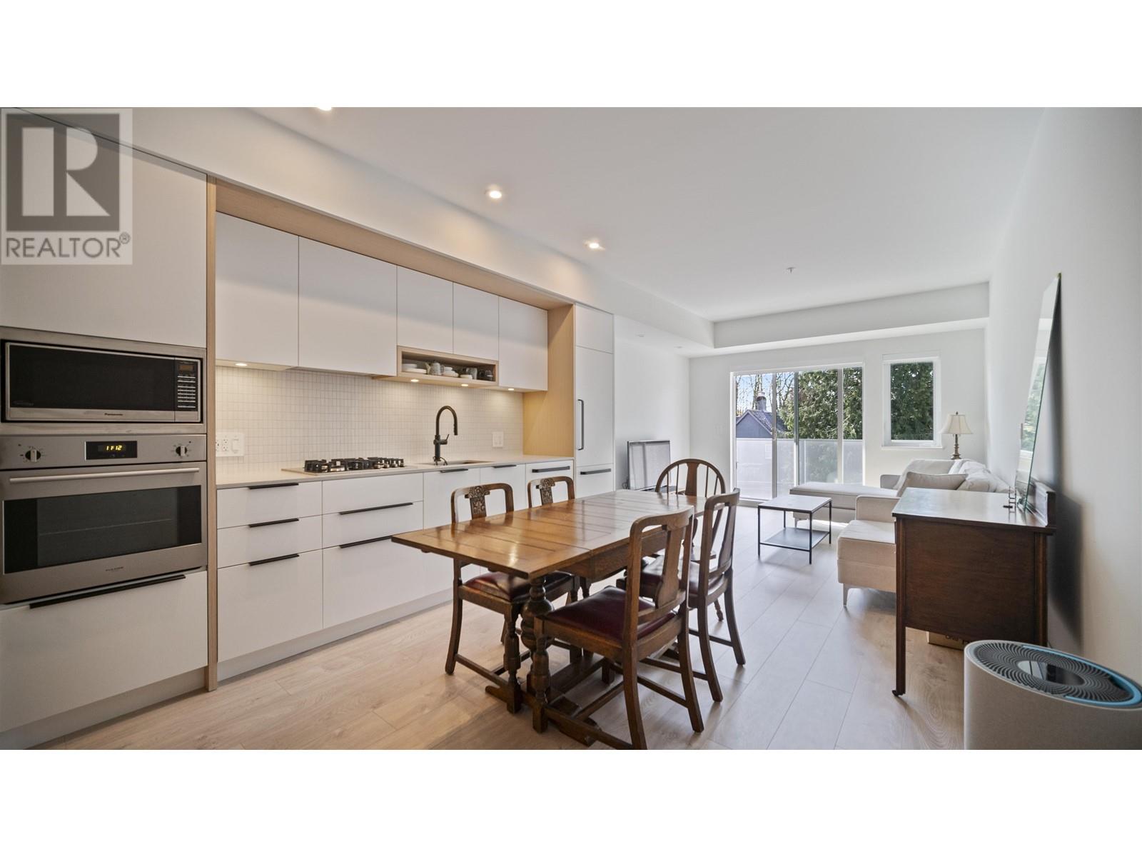 311 2520 Guelph Street, Vancouver, British Columbia  V5T 0K7 - Photo 1 - R2956652