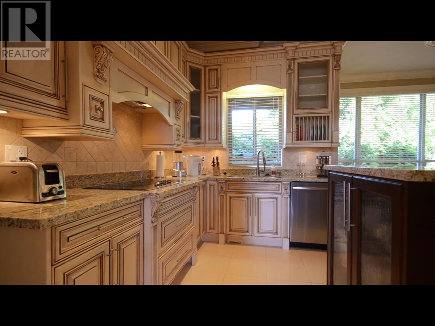 Listing Picture 4 of 16 : 7520 LINDSAY ROAD, Richmond / 烈治文 - 魯藝地產 Yvonne Lu Group - MLS Medallion Club Member