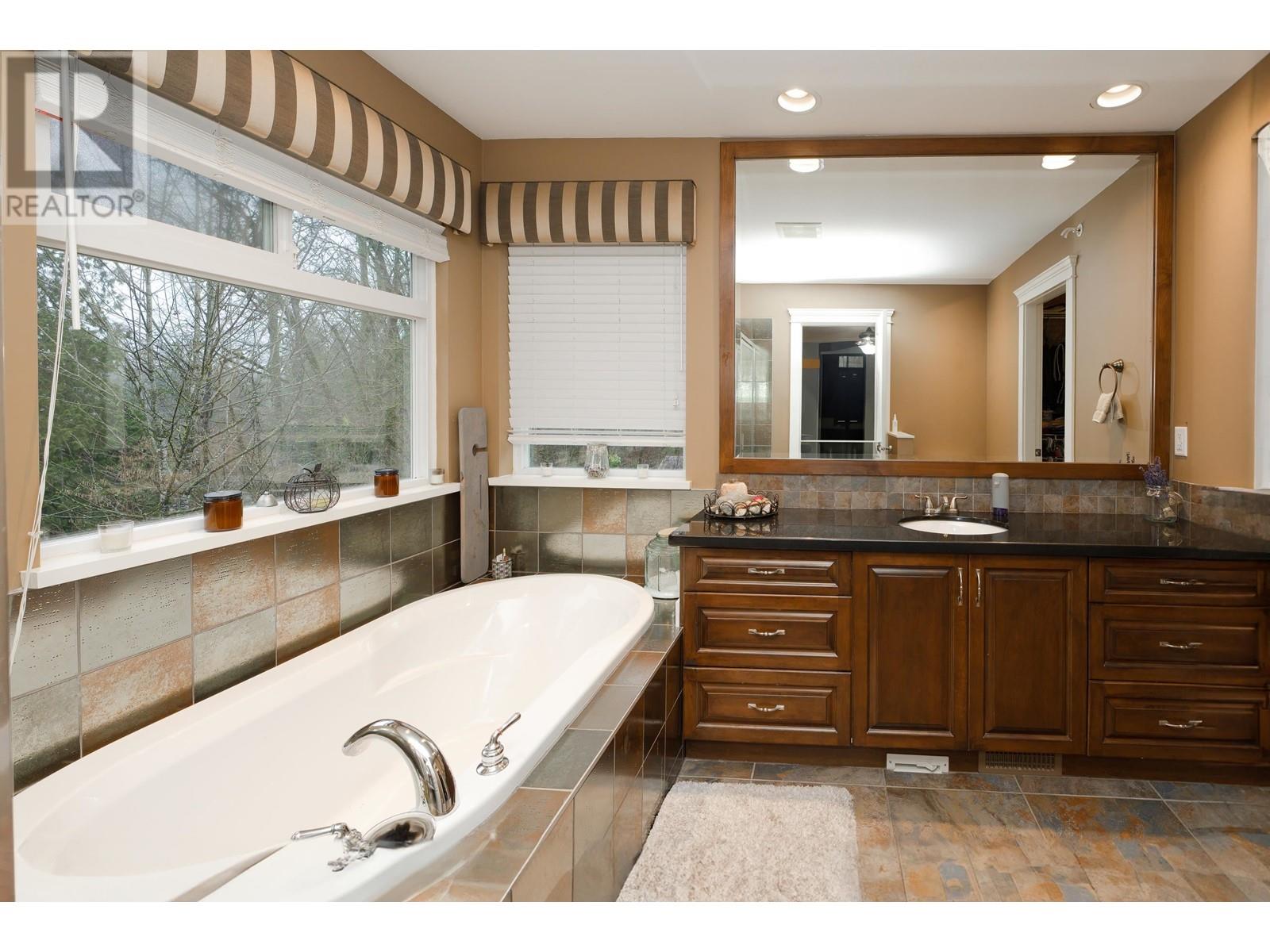 23953 Mcclure Avenue, Maple Ridge, British Columbia  V2W 0B3 - Photo 15 - R2956609