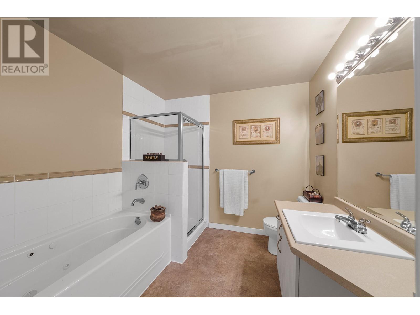 211 3000 Riverbend Drive, Coquitlam, British Columbia  V3C 6R1 - Photo 11 - R2956611