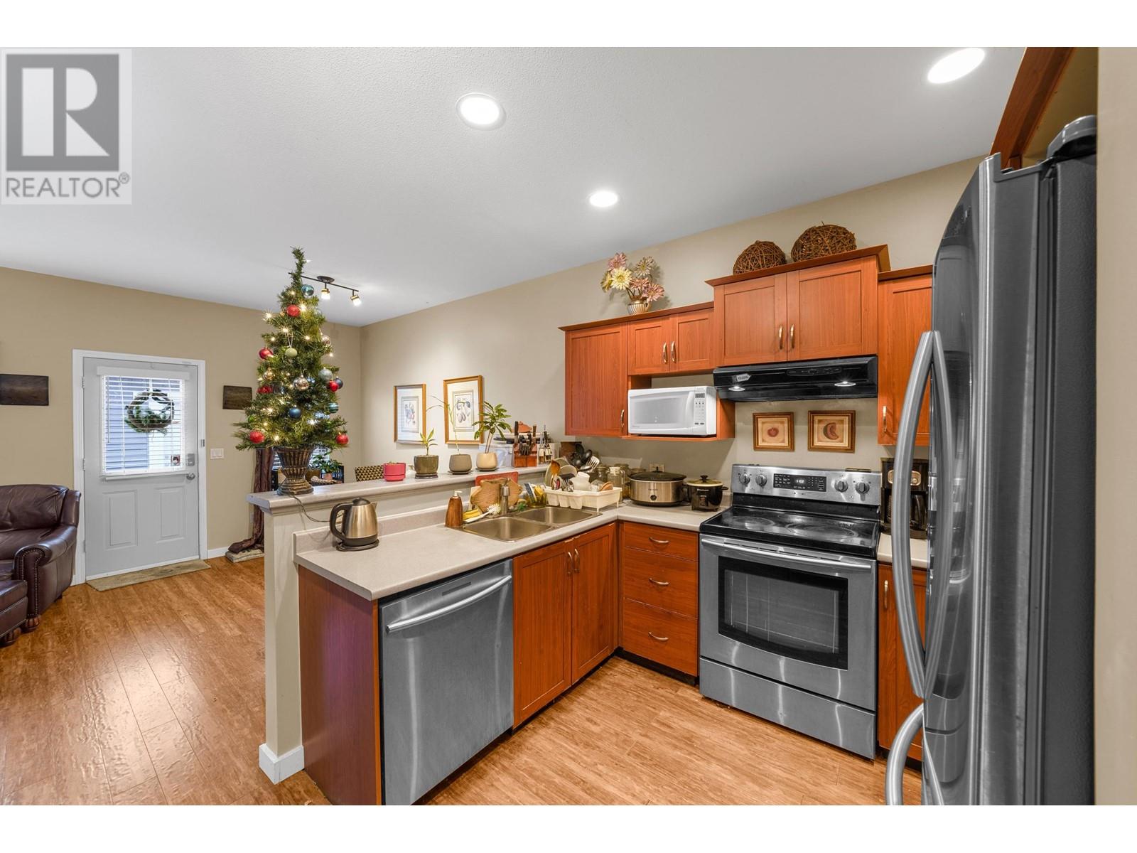 211 3000 Riverbend Drive, Coquitlam, British Columbia  V3C 6R1 - Photo 5 - R2956611