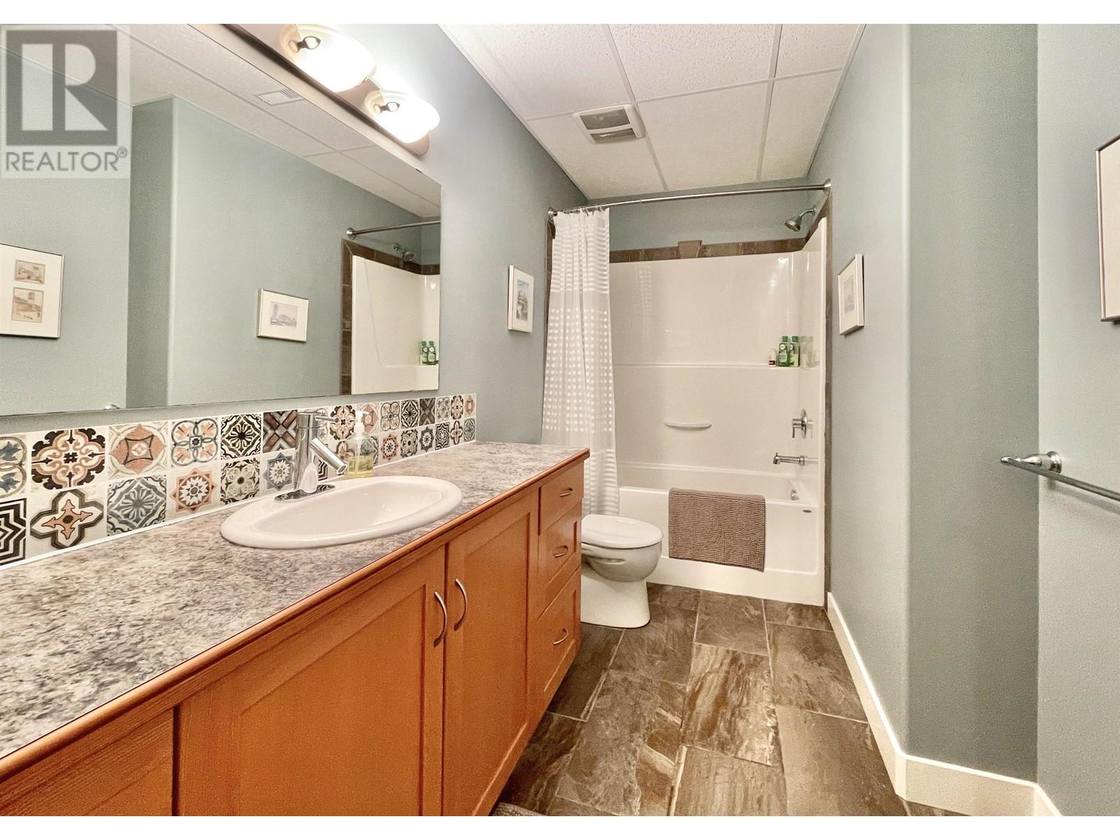 6018 Fairway Avenue, Sechelt, British Columbia  V7Z 0R2 - Photo 28 - R2956674