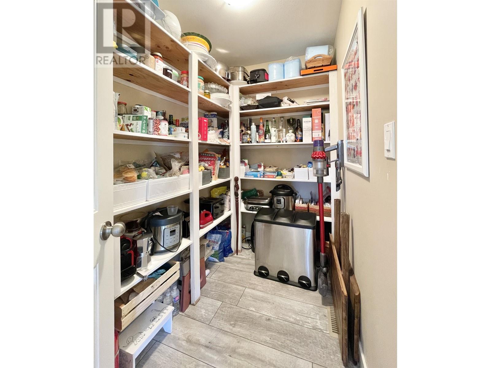 6018 Fairway Avenue, Sechelt, British Columbia  V7Z 0R2 - Photo 9 - R2956674