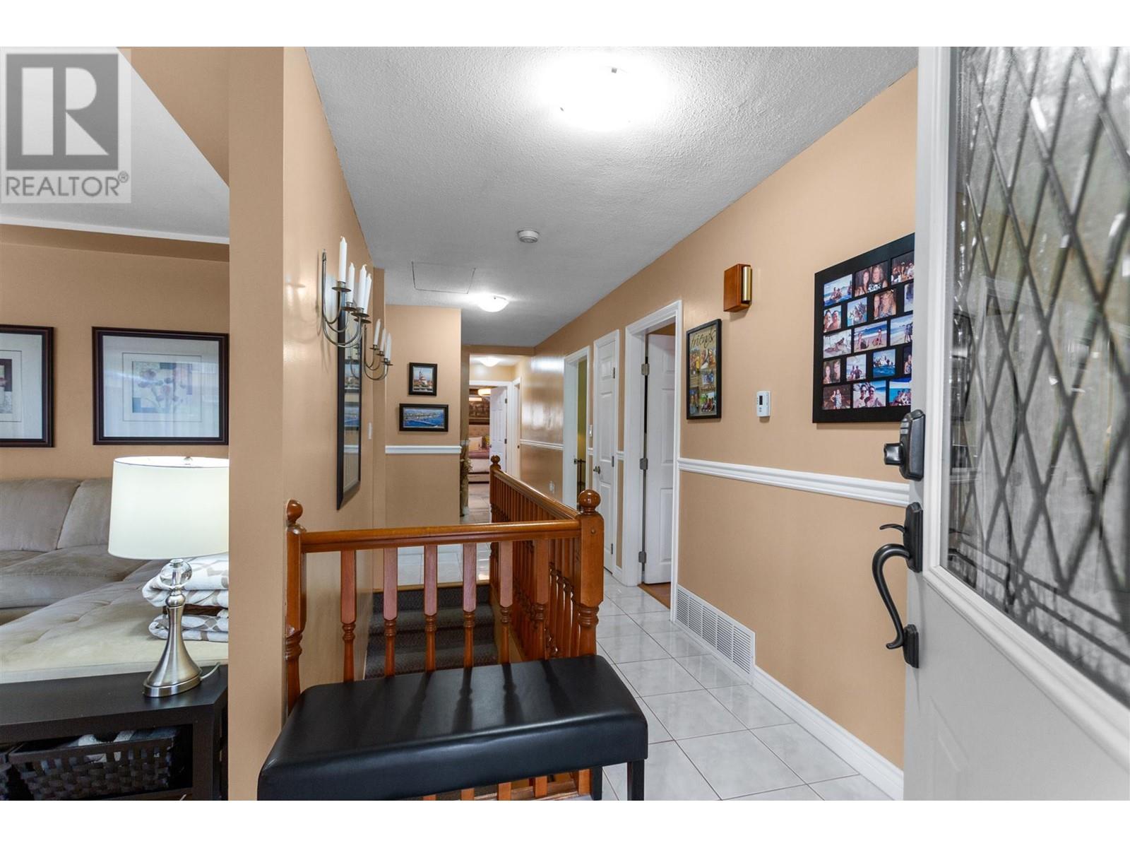 1418 Dansey Avenue, Coquitlam, British Columbia  V3K 3H8 - Photo 2 - R2956679