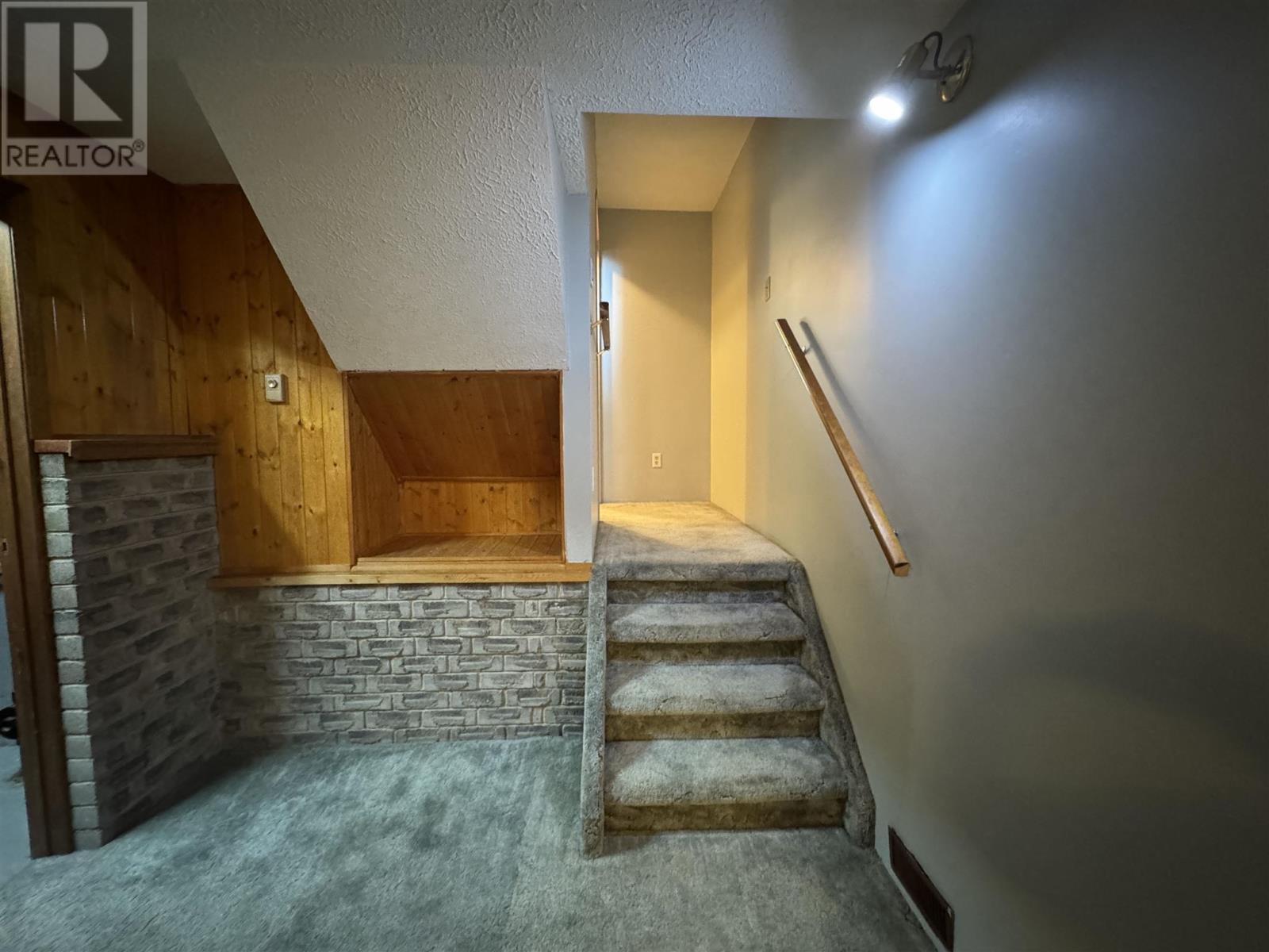 77 Matachewan Rd, Manitouwadge, Ontario  P0T 2C0 - Photo 35 - TB250062