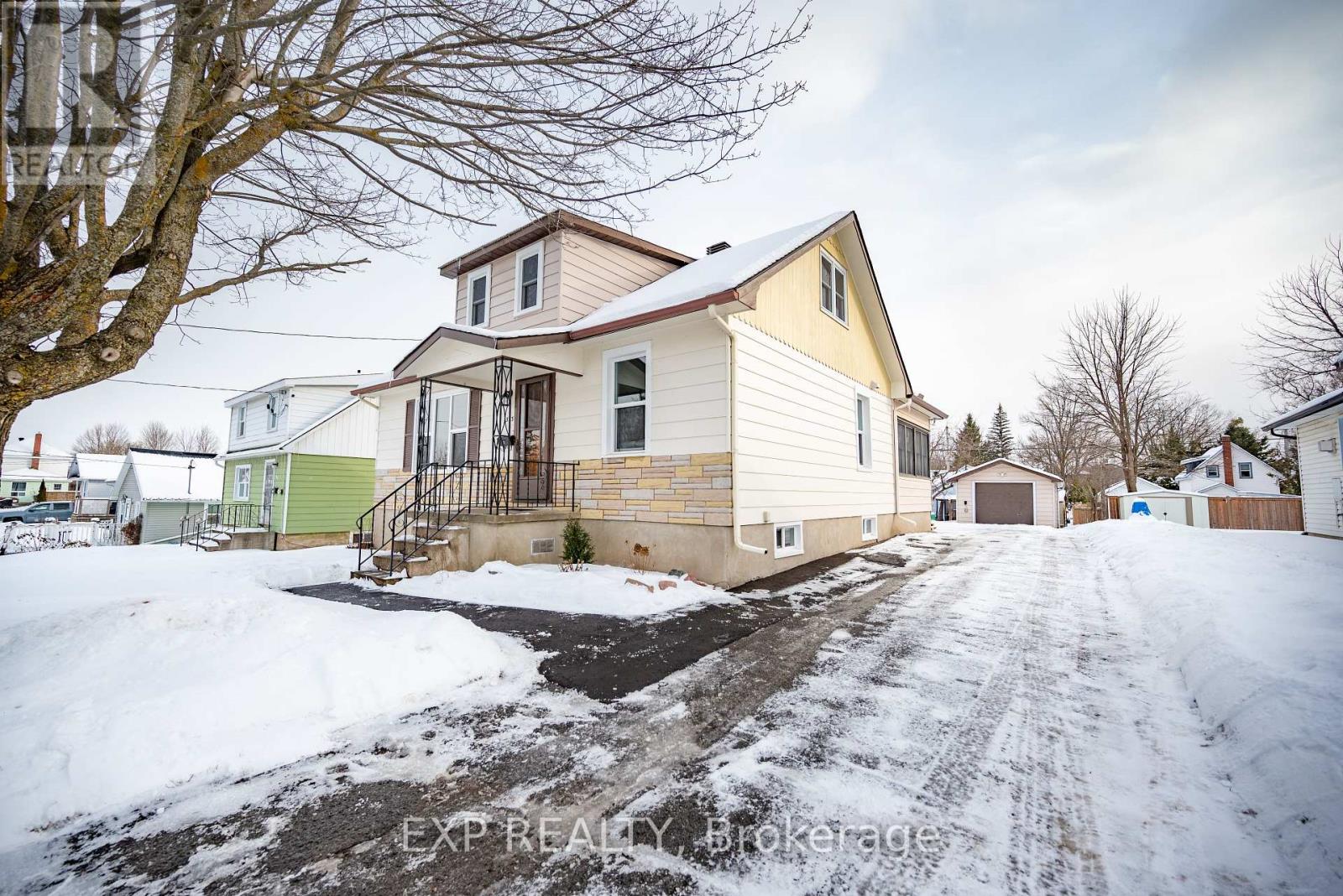 333 JOFFRE AVENUE, Renfrew, Ontario